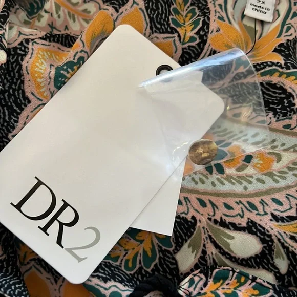 DR2 BY DANIEL RAINN Pleated Tassel Neck Blouse Black 101 Print Roll Sleeve 2x - Picture 5 of 8